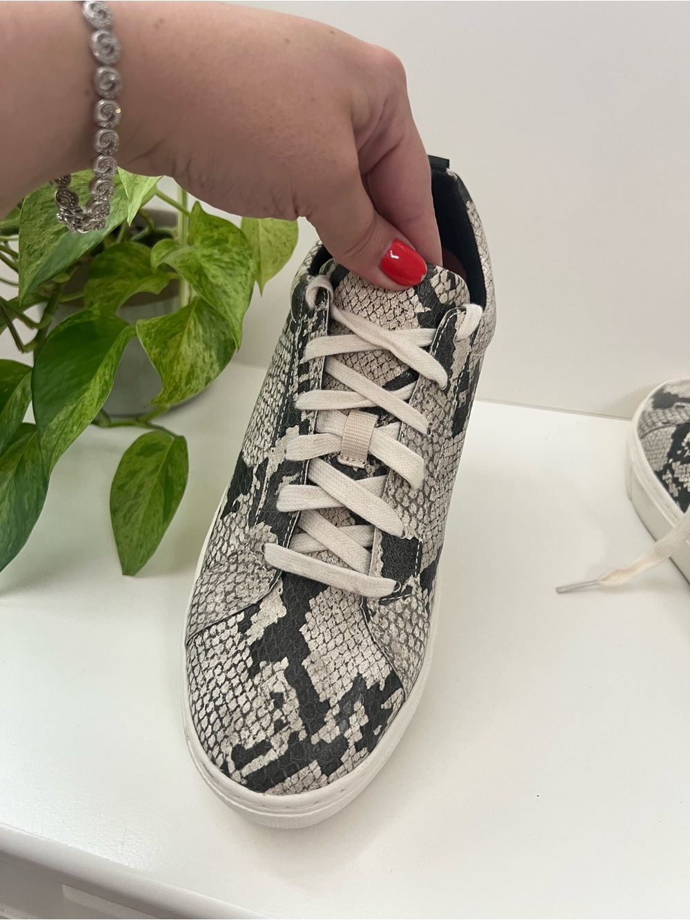 NEW Dr Sholl’s Snakeskin No Bad Vibes Lace Up Sneakers, Size 9 - Picture 3 of 14